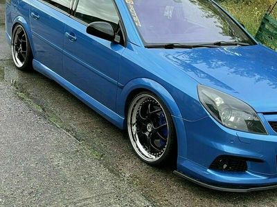 https://images.autouncle.com/de/car_images/medium_b6137b69-4fe5-4d4f-99e0-e9f6081e5d3a_opel-vectra-c-opc-2-8-v6-turbo-tuning-tausch.jpg