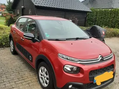 Gebraucht Citroën C3 Feel 99 PS (72 kW) 2017 Rot Limousine