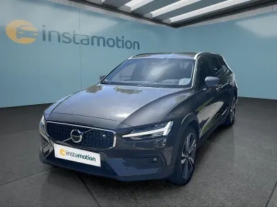 Gebraucht Volvo V60 CC 197 PS (144 kW) 2024 Grau Kombi