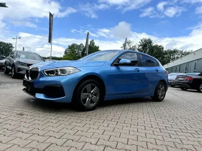 Gebraucht BMW 116 Advantage 116 PS (85 kW) 2021 Seaside blue blau metallic Kleinwagen