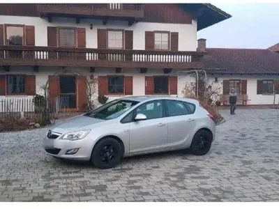 Usata Opel Astra 122 CV (89 kW) 2010 Argento Station wagon