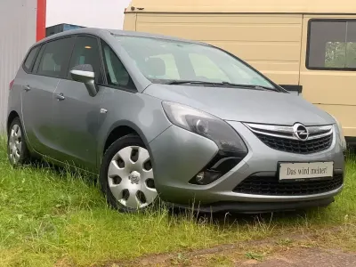 Gebraucht Opel Zafira Tourer Selection 120 PS (88 kW) 2011 Silber Van / Kleinbus