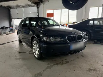 Gebraucht BMW 318 143 PS (105 kW) 2004 Blau Kombi