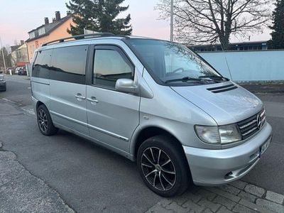 Gebraucht Mercedes V220 122 PS (89 kW) 2003 Silber Van / Kleinbus