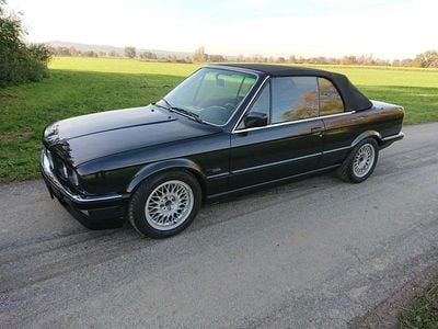 Schwarz Gebraucht 1986 BMW 325 Cabriolet Cabrio | 14.800 €
