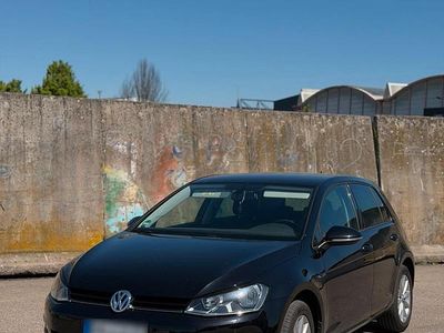 Second-hand VW Golf VII LOUNGE 110 CP (80 kW) 2015 Negru Hatchback