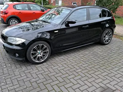 Gebraucht BMW 118 123 PS (90 kW) 2006 Schwarz Kleinwagen