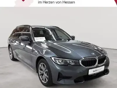 Gebraucht BMW 320e Sport Line 163 PS (119 kW) 2022 Mineralgrau metallic Kombi