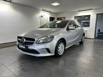 Gebraucht Mercedes 180 109 PS (80 kW) 2016 Silber Limousine