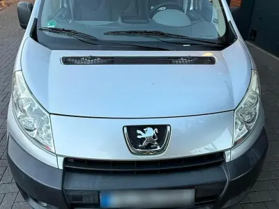 Gebraucht Peugeot Expert 136 PS (100 kW) 2010 Silber Van