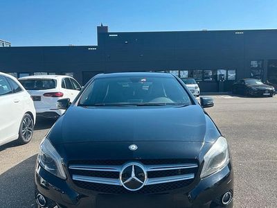 Gebraucht Mercedes A200 136 PS (100 kW) 2012 Schwarz Kleinwagen