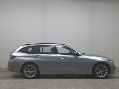 Usata BMW 330e Sport Line 292 CV (214 kW) 2023 Grigio Station wagon