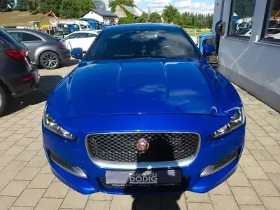 Gebraucht Jaguar XE R-Sport 179 PS (131 kW) 2017 Blau Limousine