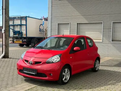 Gebraucht Toyota Aygo Cool 68 PS (50 kW) 2008 Rot Kleinwagen