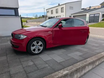 Gebraucht BMW 116 122 PS (89 kW) 2011 Rot Kleinwagen