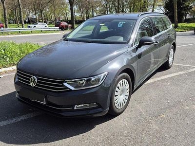 Second-hand VW Passat Comfortline 150 CP (110 kW) 2016 Gri Break