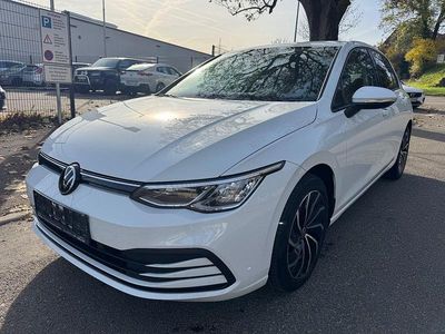 Gebraucht VW Golf VIII Life 131 PS (96 kW) 2020 Weiß Limousine