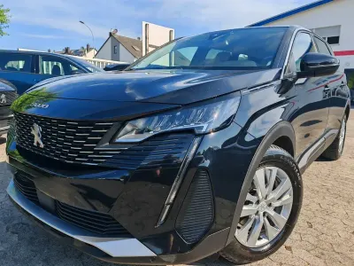 Gebraucht Peugeot 5008 131 PS (96 kW) 2022 Schwarz SUV