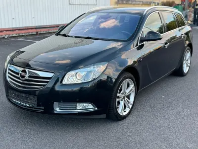 Gebraucht Opel Insignia 161 PS (118 kW) 2010 Schwarz Kombi