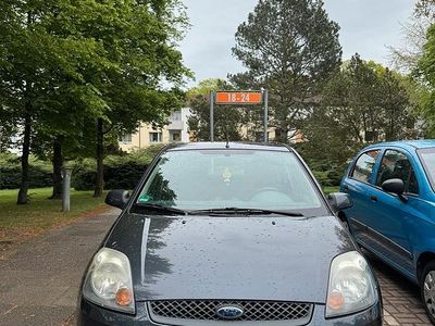 Gebraucht Ford Fiesta 82 PS (60 kW) 2008 Grau Kleinwagen