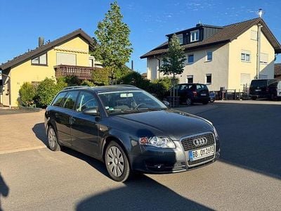 Second-hand Audi A4 131 CP (96 kW) 2005 Gri Break