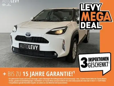 Gebraucht Toyota Yaris Comfort 116 PS (85 kW) 2022 Schneeweiß Kleinwagen
