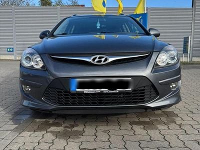 Gebraucht Hyundai i30 116 PS (85 kW) 2010 Grau Kombi