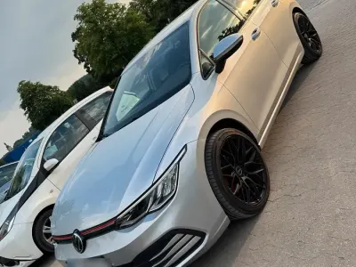 Gebraucht VW Golf VIII 150 PS (110 kW) 2020 Silber Limousine