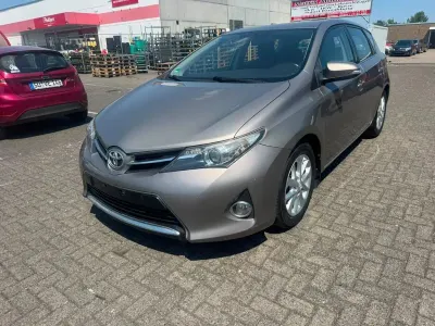 Gebraucht Toyota Auris Edition 90 PS (66 kW) 2013 Other Limousine