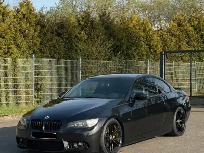Gebraucht BMW 325 Cabriolet 197 PS (144 kW) 2009 Schwarz Cabrio
