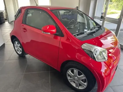 Gebraucht Toyota iQ 68 PS (50 kW) 2009 Rot Kleinwagen
