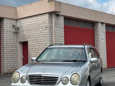 Mercedes E200