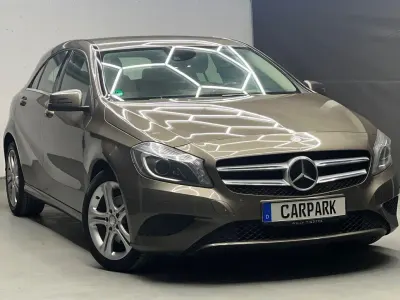 Gebraucht Mercedes A180 122 PS (89 kW) 2013 Braun Kleinwagen