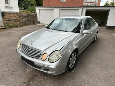 Mercedes E200