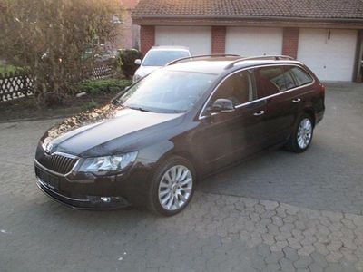 Gebraucht Skoda Superb Exclusive 160 PS (117 kW) 2014 Schwarz Kombi