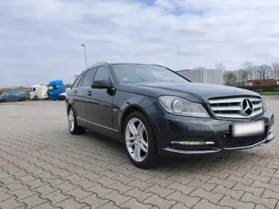 Gebraucht Mercedes C200 184 PS (135 kW) 2011 Andere farben Kombi