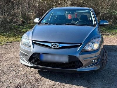 Second-hand Hyundai i30 Classic 90 CP (66 kW) 2011 Gri Berlinǎ