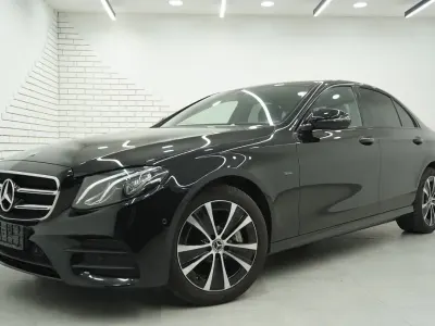 Gebraucht Mercedes E300 AMG line 211 PS (155 kW) 2020 Schwarz Limousine