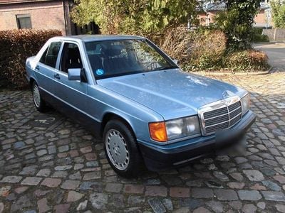 Second-hand Mercedes 190 122 CP (89 kW) 1991 Albastru Berlinǎ