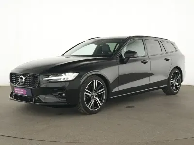 Gebraucht Volvo V60 Plus 250 PS (183 kW) 2022 Onyx black Kombi