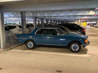 Gebraucht Mercedes 230 109 PS (80 kW) 1979 Blau Coupé