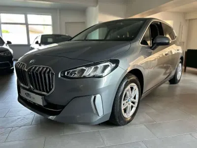 Gebraucht BMW 218 Active Tourer Luxury Line 136 PS (100 kW) 2023 Grau Van / Kleinbus