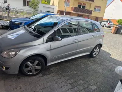 Gebraucht Mercedes B170 116 PS (85 kW) 2005 Grau Van / Kleinbus
