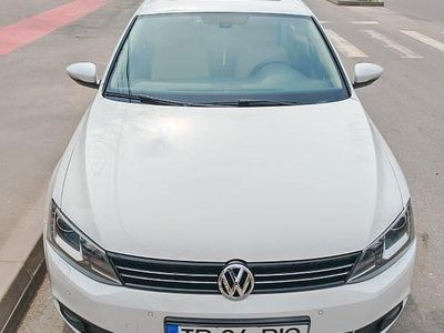 Gebraucht VW Jetta Highline 122 PS (89 kW) 2012 Weiß Limousine