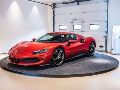 Gebraucht Ferrari 296 829 PS (609 kW) 2023 Rot