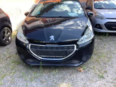Gebraucht Peugeot 208 Style 82 PS (60 kW) 2015 Schwarz Kleinwagen