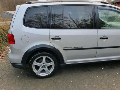 VW Touran Cross