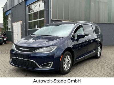 Gebraucht Chrysler Pacifica Touring 291 PS (214 kW) 2016 Blau SUV