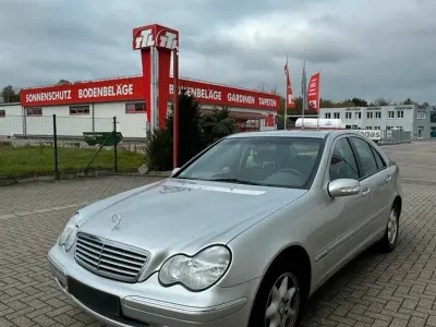 Gebraucht Mercedes C220 Elegance 143 PS (105 kW) 2002 Silber Limousine
