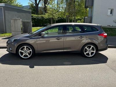 Usata Ford Focus Titanium 140 CV (102 kW) 2014 Marrone Berlina